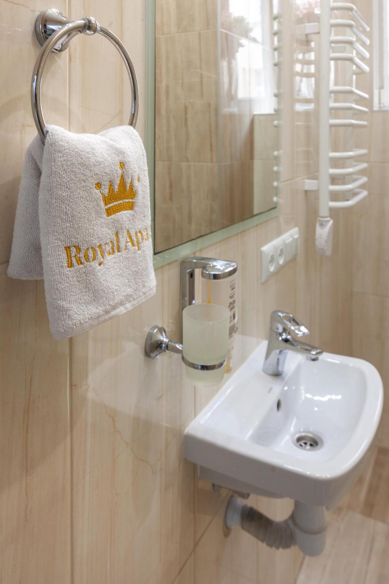 Royal Apartment On Franka 28 Lviv Dış mekan fotoğraf