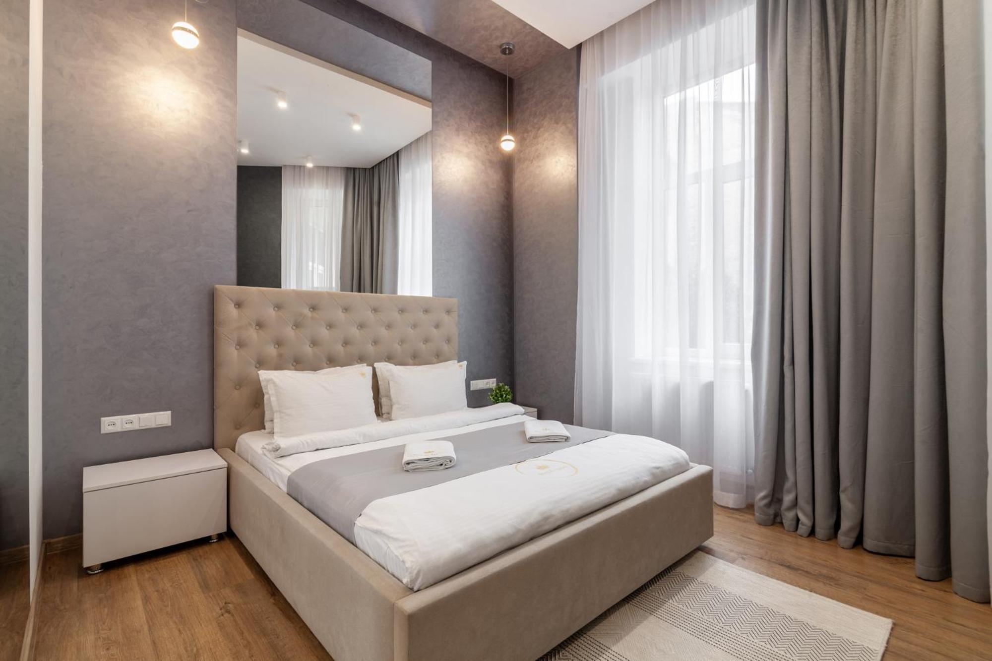 Royal Apartment On Franka 28 Lviv Dış mekan fotoğraf