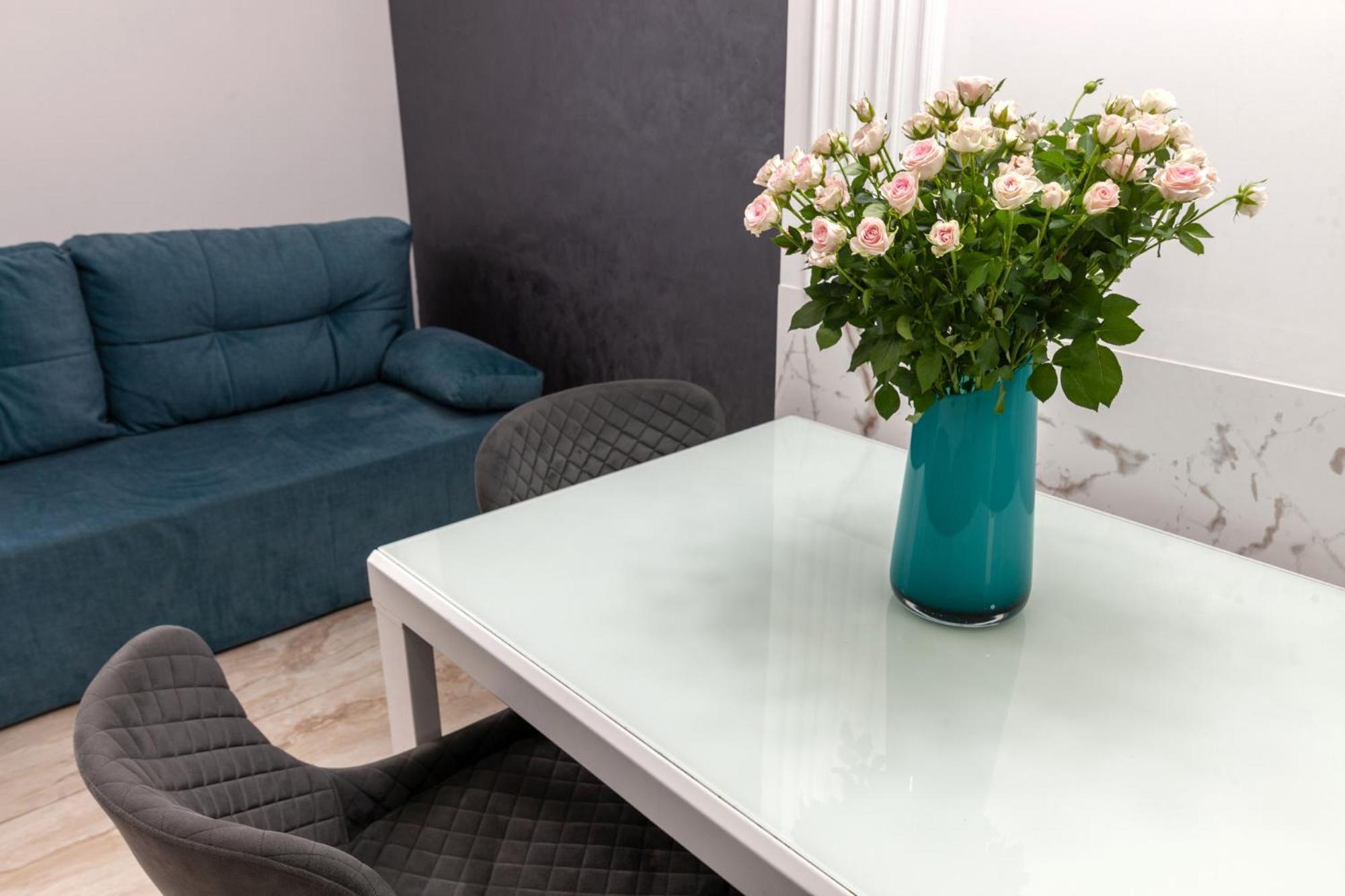 Royal Apartment On Franka 28 Lviv Dış mekan fotoğraf