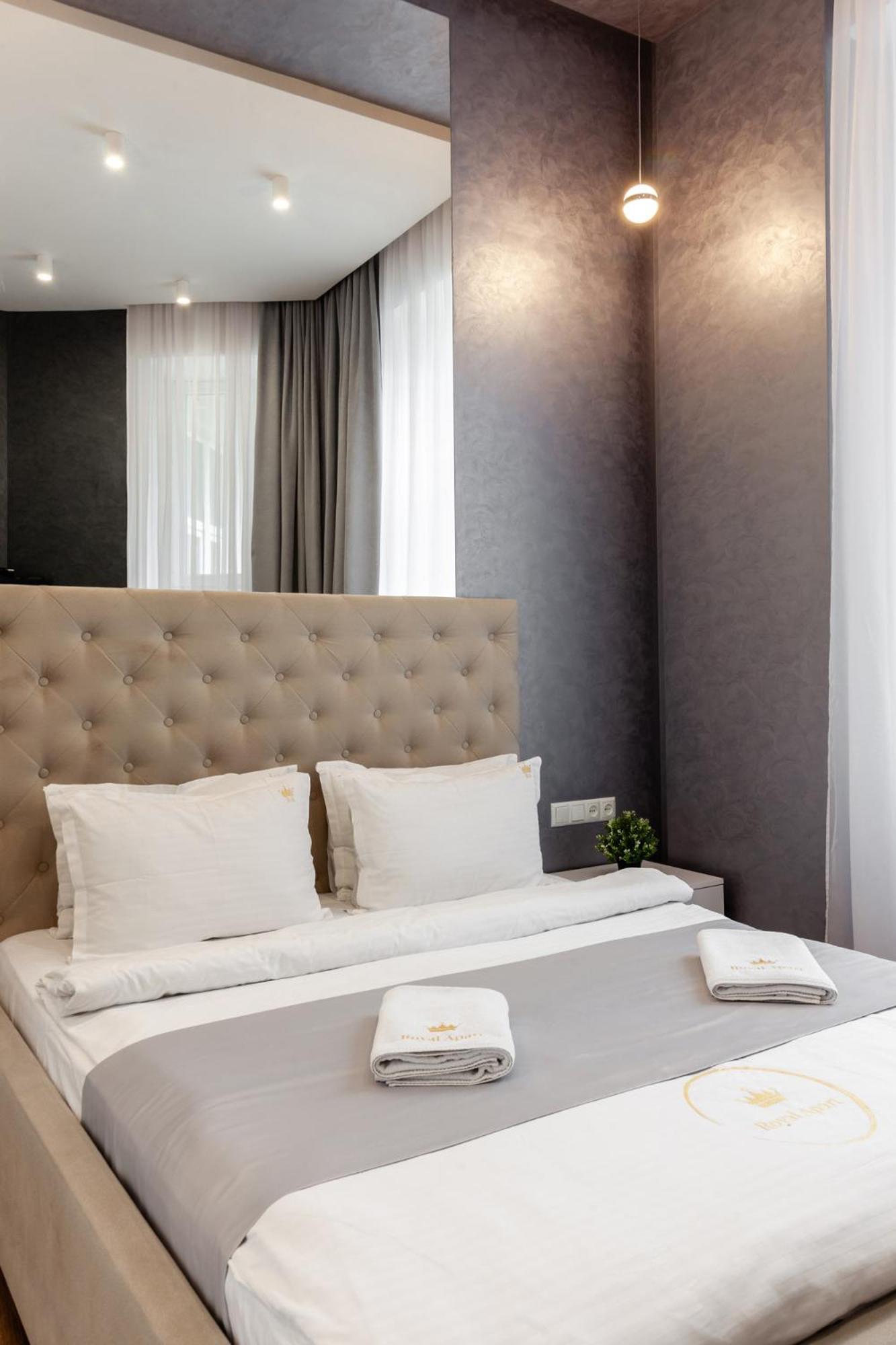 Royal Apartment On Franka 28 Lviv Dış mekan fotoğraf