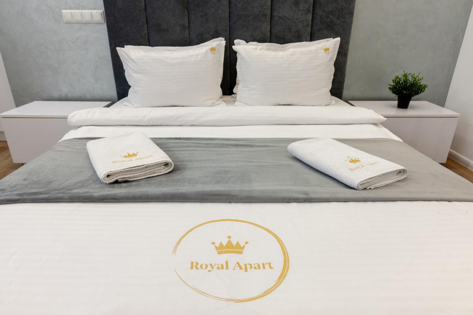 Royal Apartment On Franka 28 Lviv Dış mekan fotoğraf